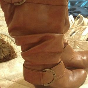 Brown boots with wedge heel